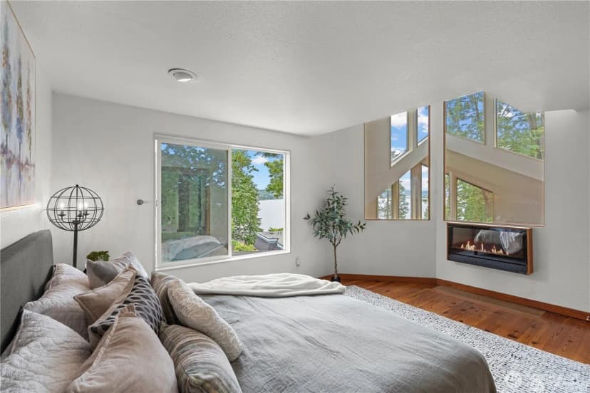Property photo for 8526 E Mercer Way, Mercer Island photo 18