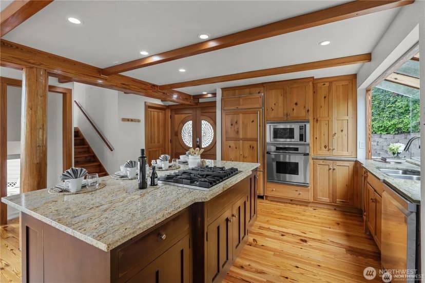 Property photo for 8526 E Mercer Way, Mercer Island photo 12