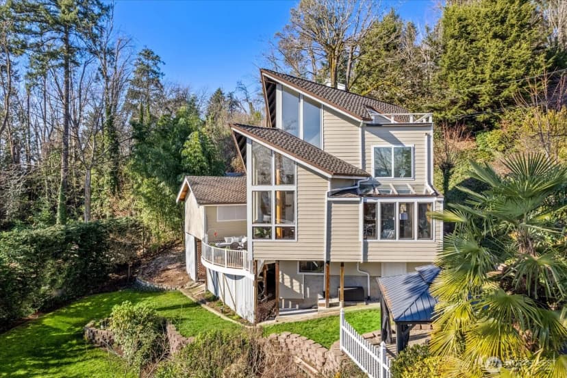 Property photo for 8526 E Mercer Way, Mercer Island photo 6