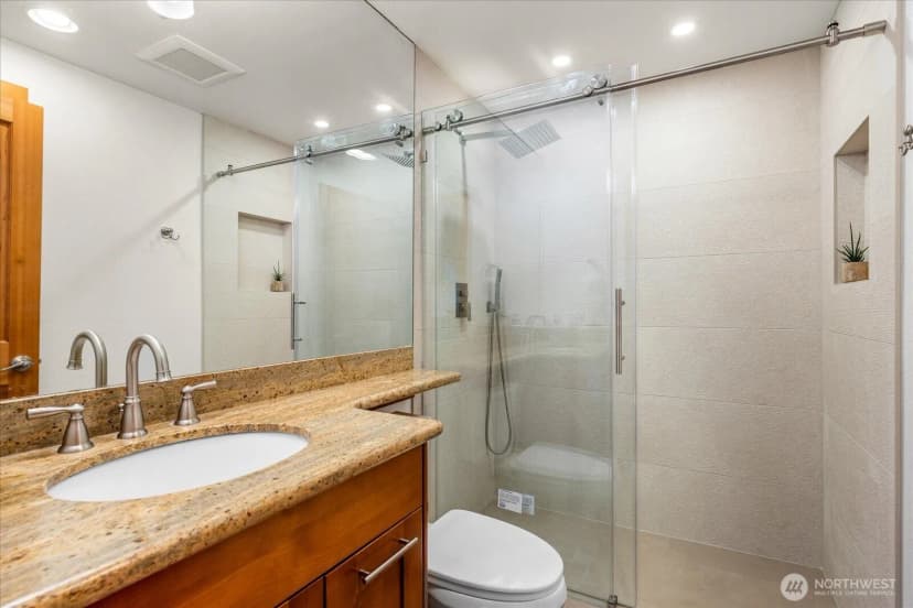 Property photo for 8526 E Mercer Way, Mercer Island photo 16