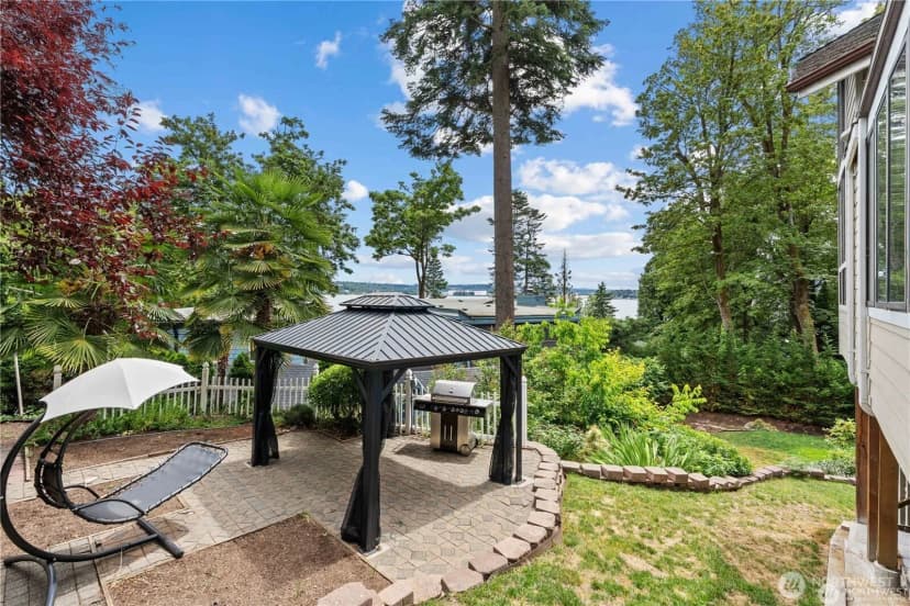 Property photo for 8526 E Mercer Way, Mercer Island photo 34