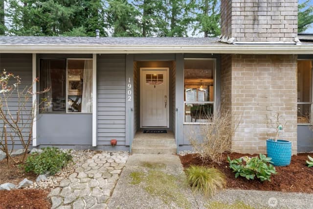Property photo for 1902 Thornton Street Nw, Olympia photo 5