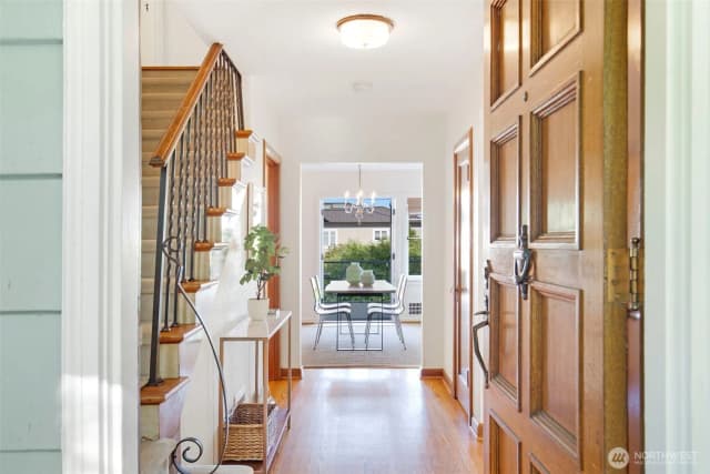 Property photo for 1702 Lake Washington Boulevard, Seattle photo 4