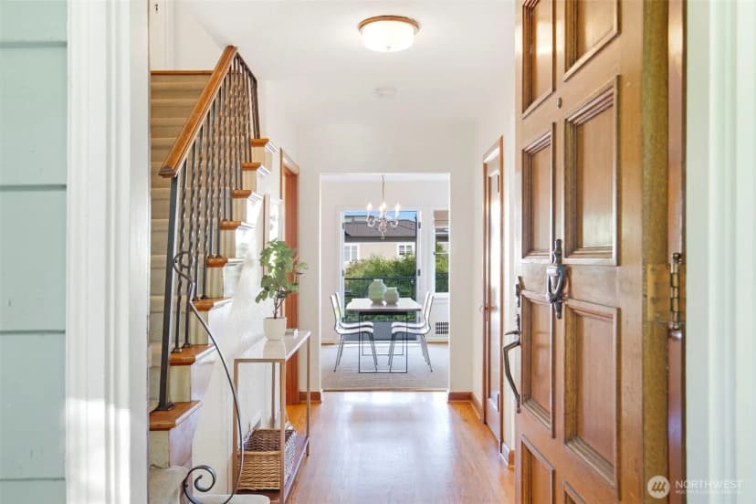 Property photo for 1702 Lake Washington Boulevard, Seattle photo 4