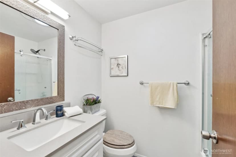 Property photo for 21312 Ne 60th Place, Redmond photo 15