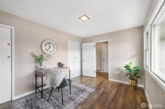Property photo for 151 Bay Lyn Drive, Lynden photo 3