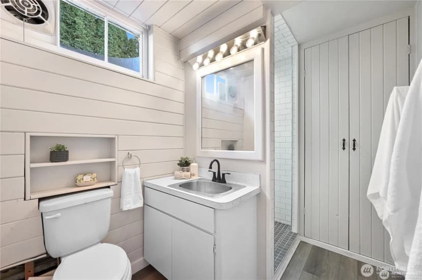 Property photo for 151 Bay Lyn Drive, Lynden photo 19
