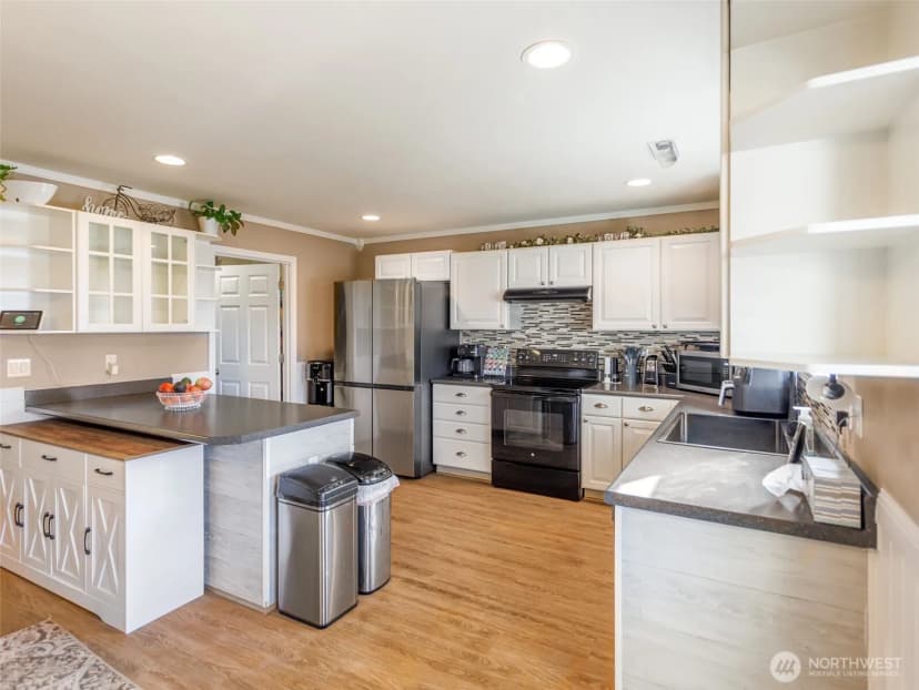 Property photo for 9983 Dragt Street Se, Yelm photo 8