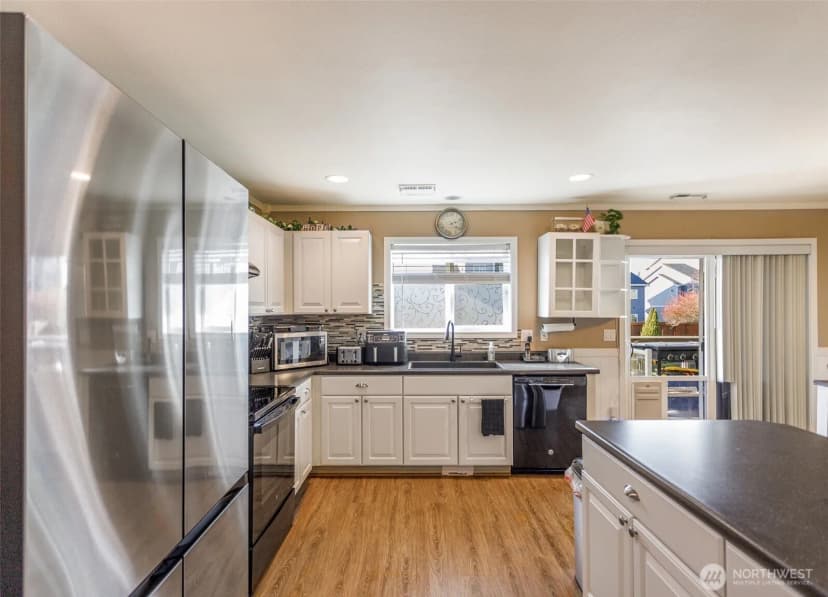 Property photo for 9983 Dragt Street Se, Yelm photo 10