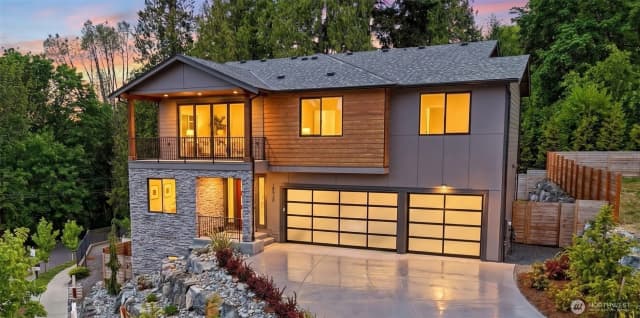 Property photo for 18520 83rd Avenue Ne, Kenmore