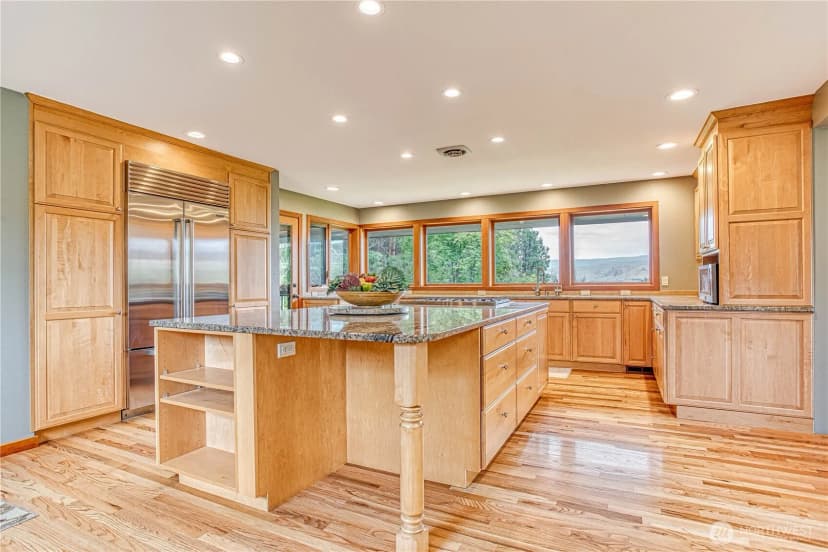 Property photo for 423 Lombard Lane, Wenatchee photo 8