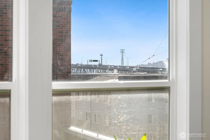 Property photo for 901 Ne 43rd Street #306, Seattle photo 8