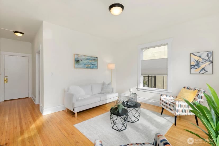Property photo for 901 Ne 43rd Street #306, Seattle photo 4
