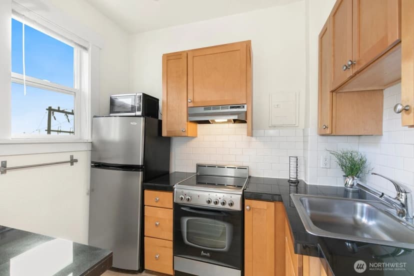 Property photo for 901 Ne 43rd Street #306, Seattle photo 12