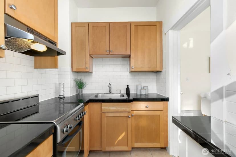 Property photo for 901 Ne 43rd Street #306, Seattle photo 14
