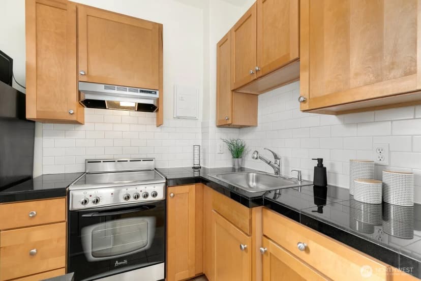 Property photo for 901 Ne 43rd Street #306, Seattle photo 13