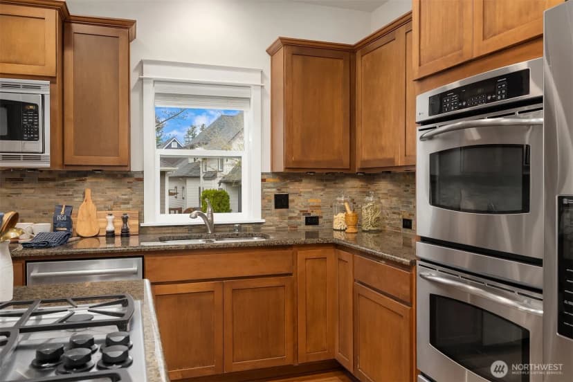 Property photo for 2073 Ne Noble Street, Issaquah photo 14