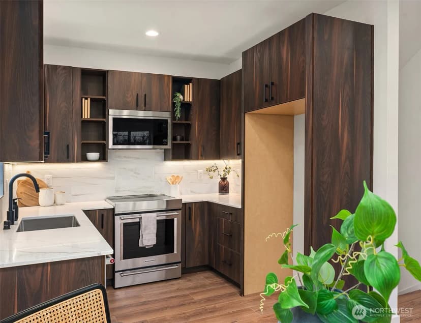 Property photo for 221 Ne 75th Street, Seattle photo 16