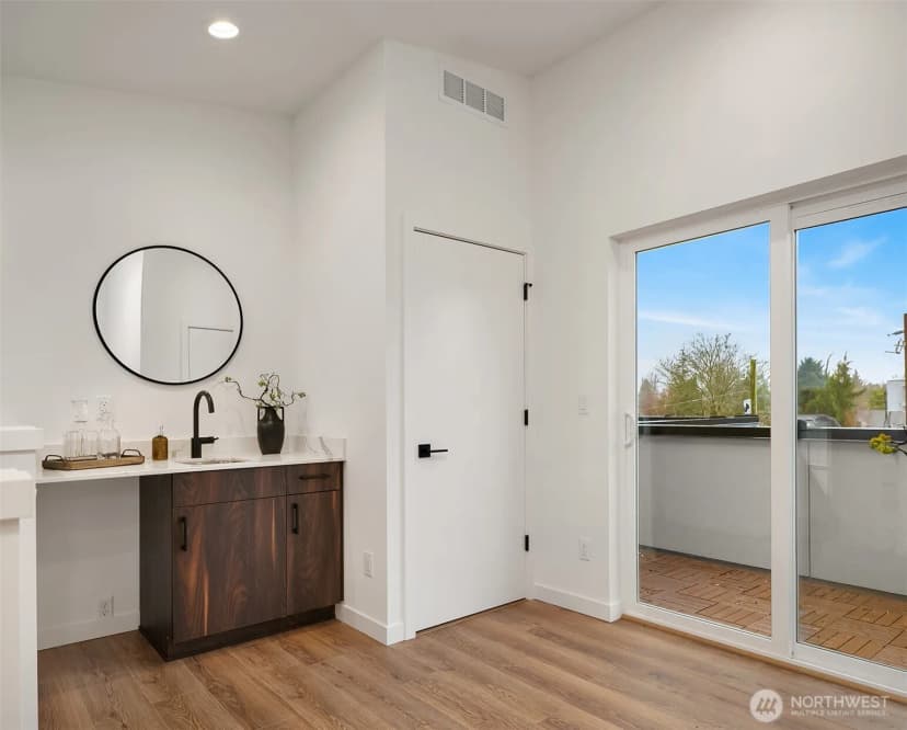 Property photo for 221 Ne 75th Street, Seattle photo 27