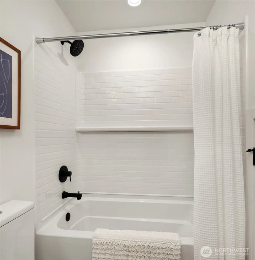 Property photo for 221 Ne 75th Street, Seattle photo 7