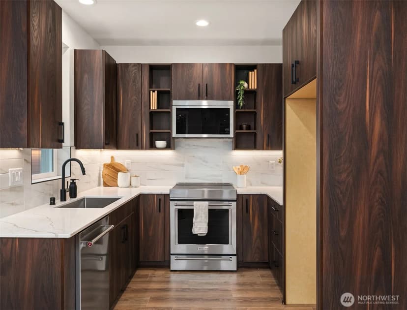 Property photo for 221 Ne 75th Street, Seattle photo 15