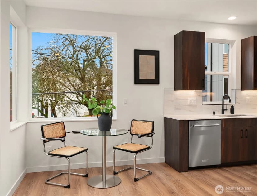 Property photo for 221 Ne 75th Street, Seattle photo 13