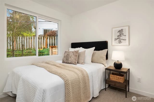 Property photo for 221 Ne 75th Street, Seattle photo 5