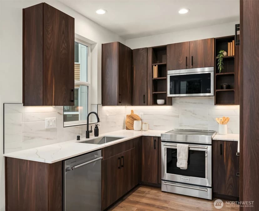 Property photo for 221 Ne 75th Street, Seattle photo 14