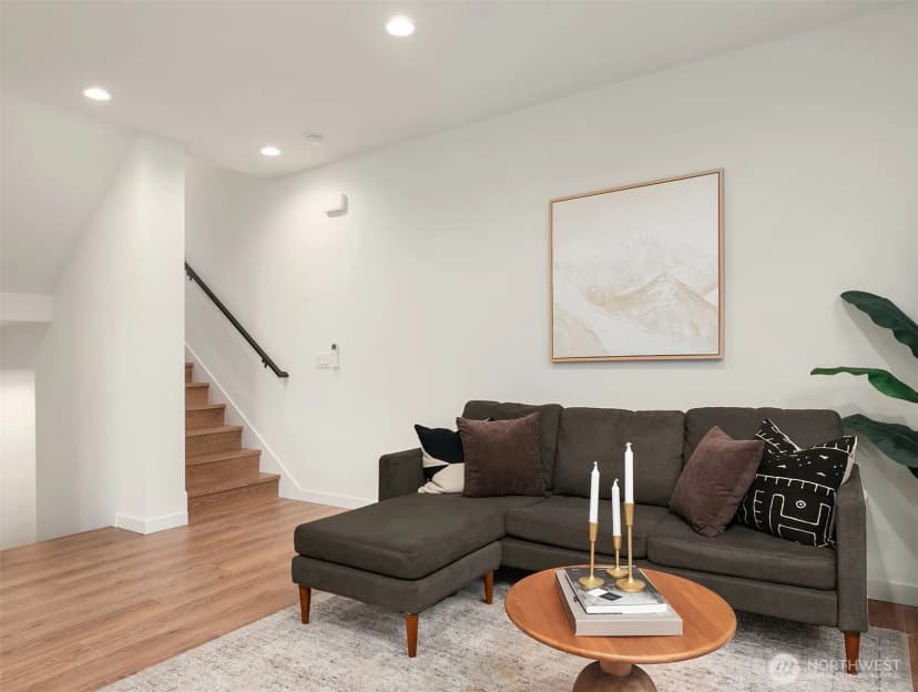 Property photo for 221 Ne 75th Street, Seattle photo 11