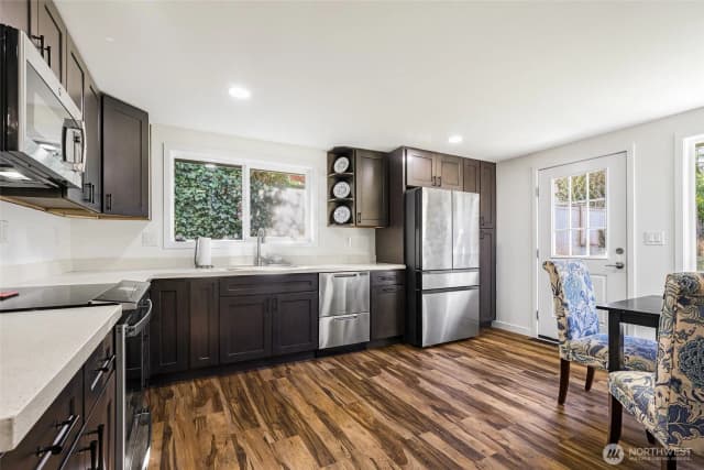 Property photo for 14517 Meridian Avenue N, Shoreline photo 4