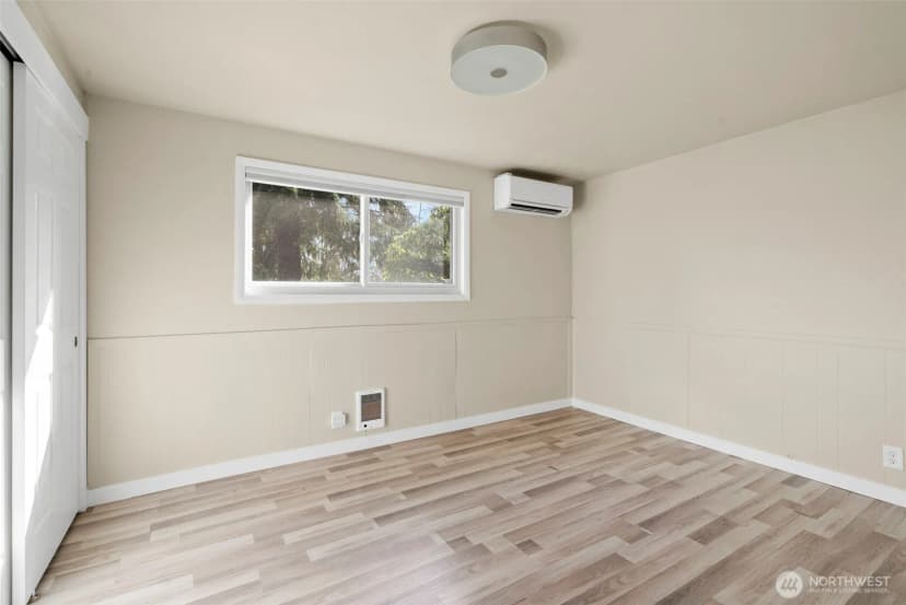 Property photo for 3012 Sw 102nd Street, Seattle photo 9