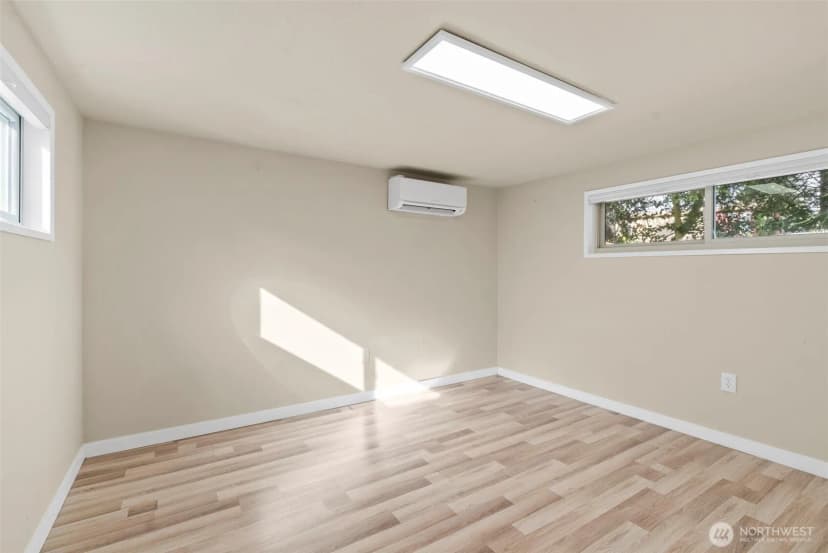 Property photo for 3012 Sw 102nd Street, Seattle photo 11