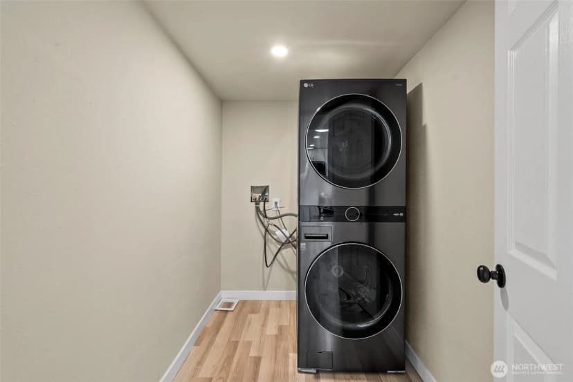 Property photo for 3012 Sw 102nd Street, Seattle photo 12