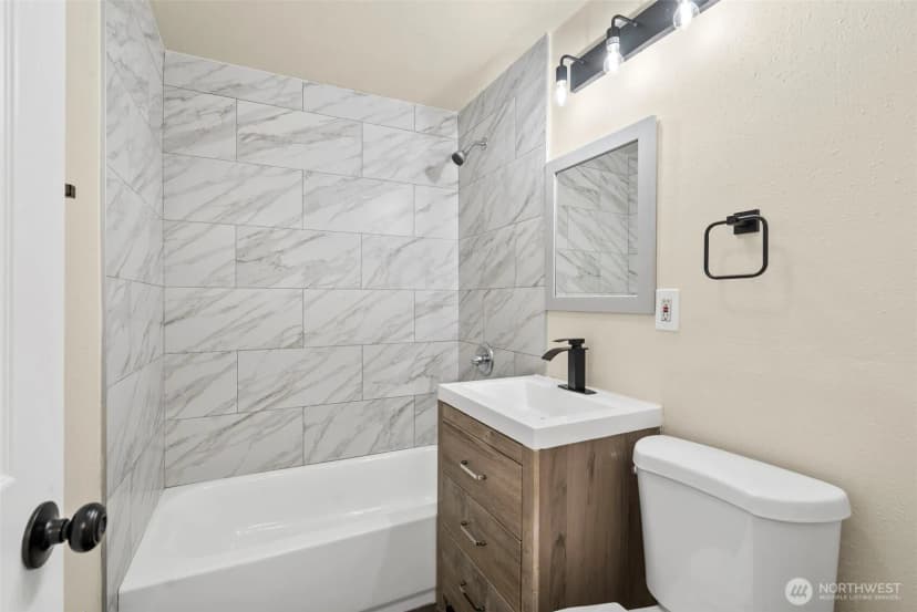 Property photo for 3012 Sw 102nd Street, Seattle photo 10