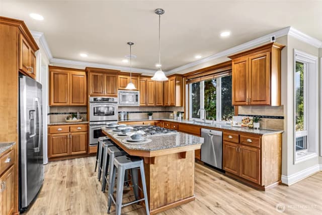 Property photo for 2302 277th Avenue Se, Sammamish photo 5