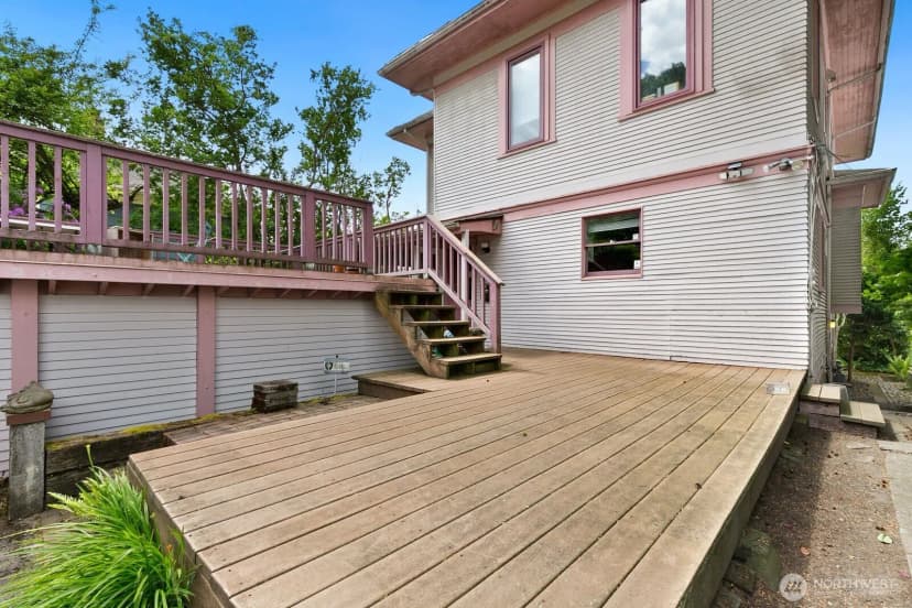 Property photo for 702 11th Avenue E, Seattle photo 8
