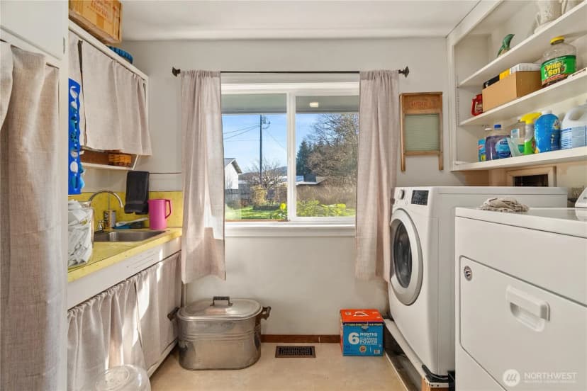 Property photo for 631 5th Avenue, Forks photo 15