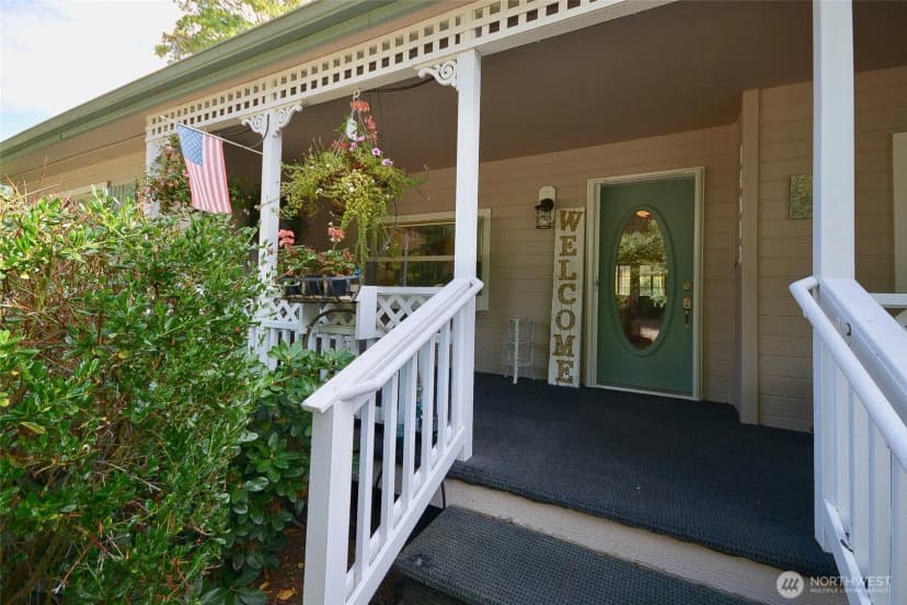 Property photo for 14913 Champion Estates Drive Se, Yelm photo 2