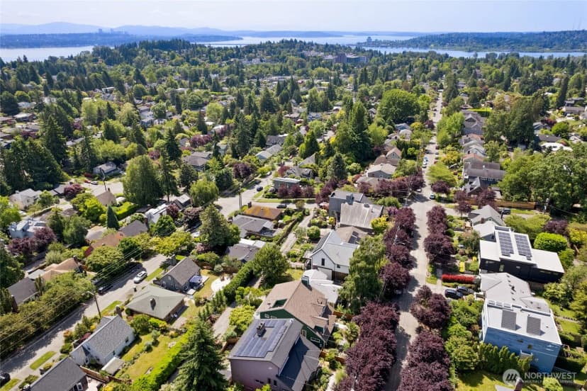 Property photo for 6222 37th Avenue Ne, Seattle photo 39