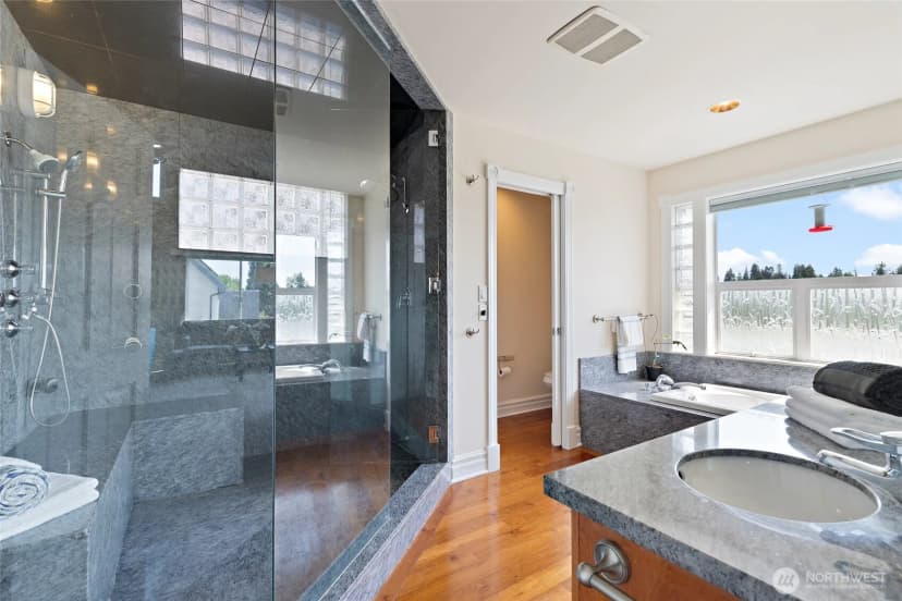 Property photo for 6222 37th Avenue Ne, Seattle photo 22