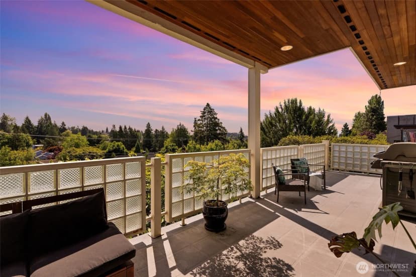 Property photo for 6222 37th Avenue Ne, Seattle photo 12