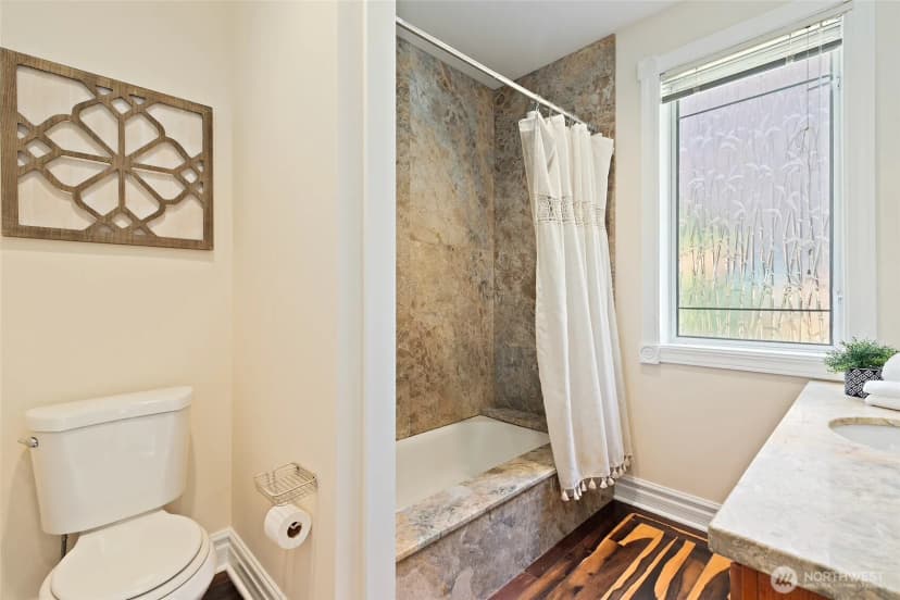 Property photo for 6222 37th Avenue Ne, Seattle photo 17