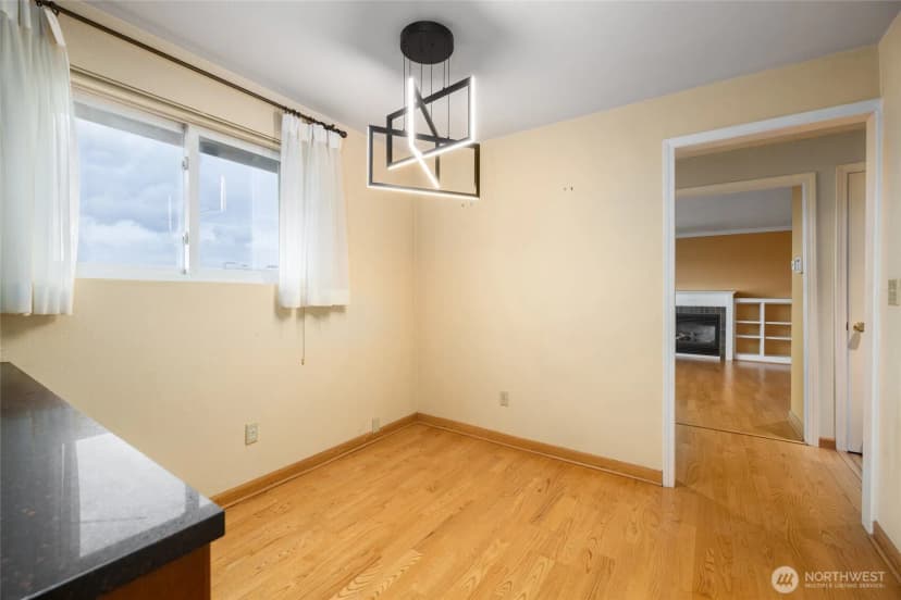 Property photo for 1607 25th Street, Anacortes photo 14