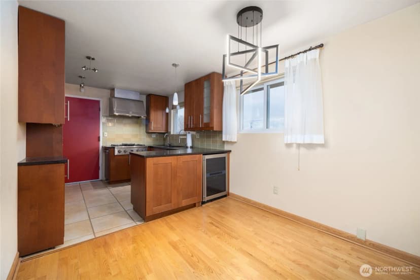 Property photo for 1607 25th Street, Anacortes photo 16