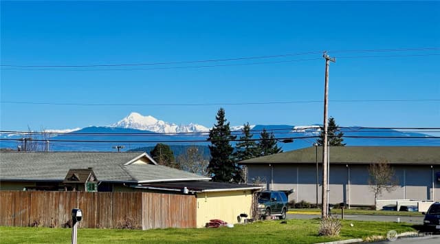 Property photo for 1607 25th Street, Anacortes photo 2