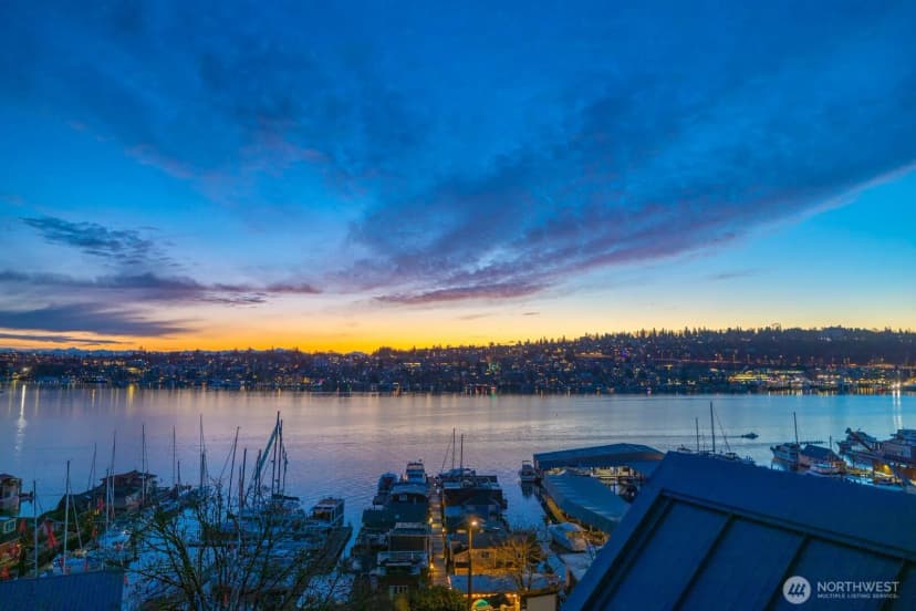 Property photo for 2420 8th Avenue N #201, Seattle photo 27