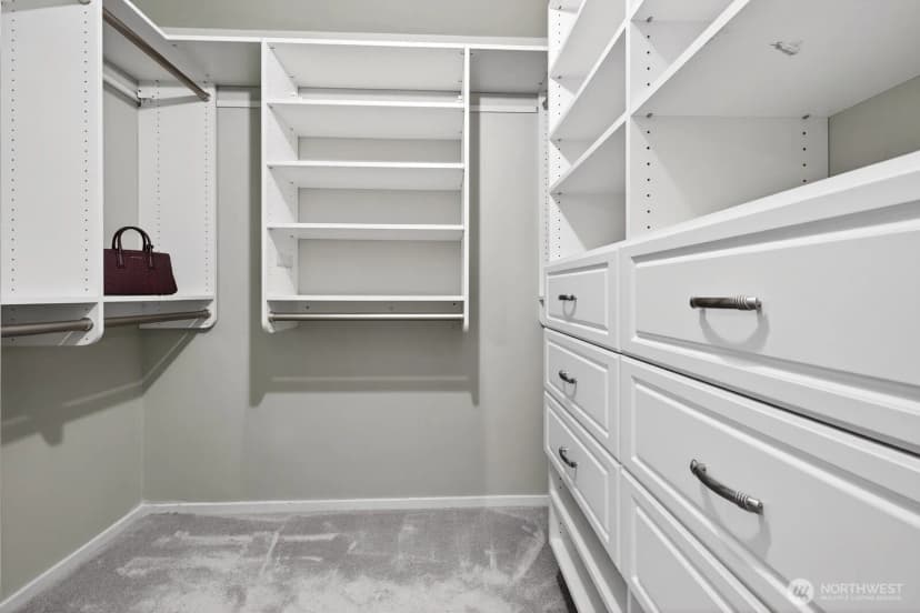 Property photo for 2420 8th Avenue N #201, Seattle photo 22