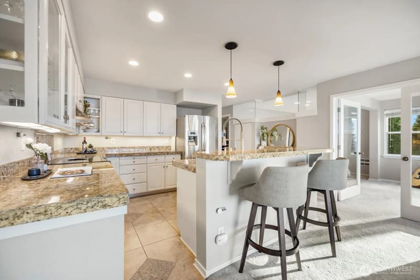 Property photo for 2420 8th Avenue N #201, Seattle photo 13