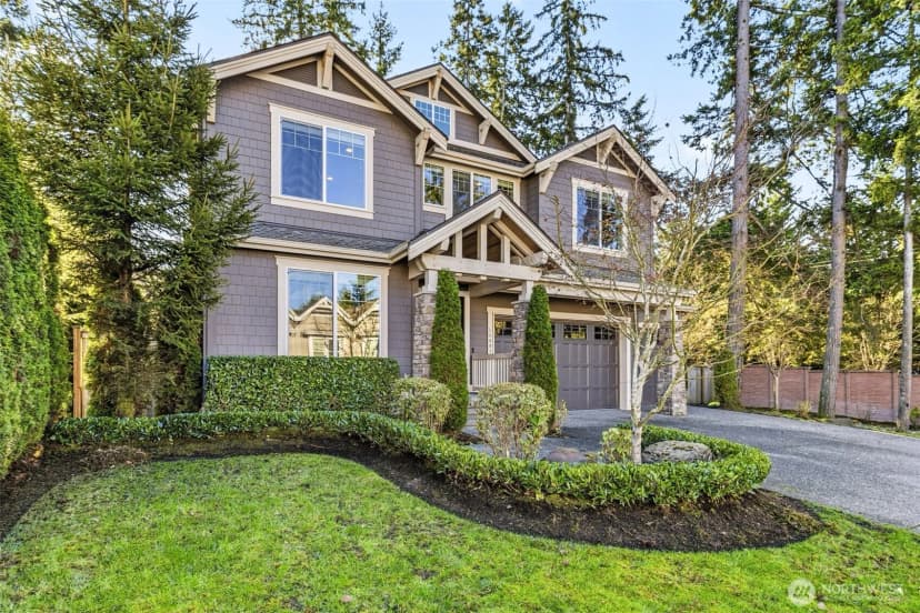 Property photo for 14003 Ne 6th Place, Bellevue photo 2