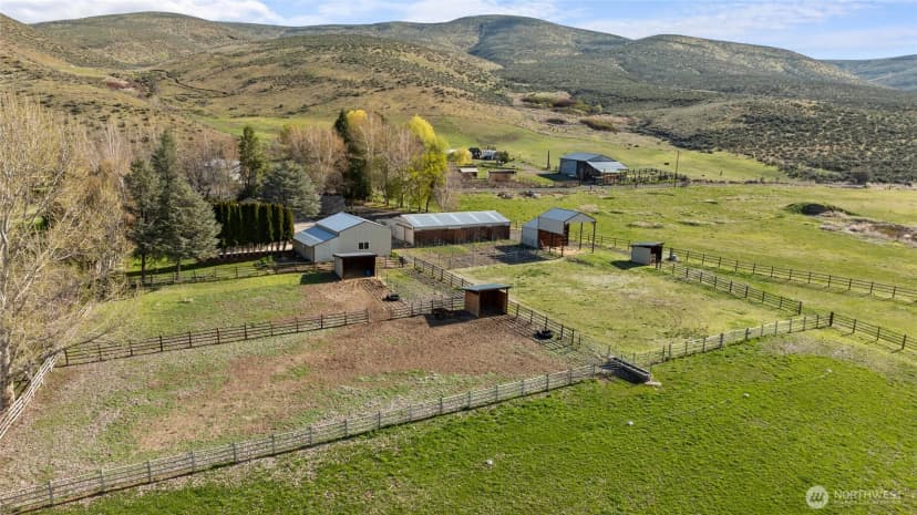 Property photo for 1260 Burbank Creek Road, Yakima photo 34